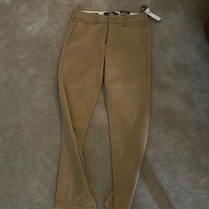 Hollister Men’s (W 26, L30) Slim Straight Chino